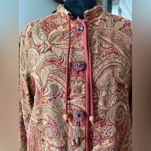Vintage tapestry jacket with drawstring neckline and ornate wooden buttons - Picture 10 of 17